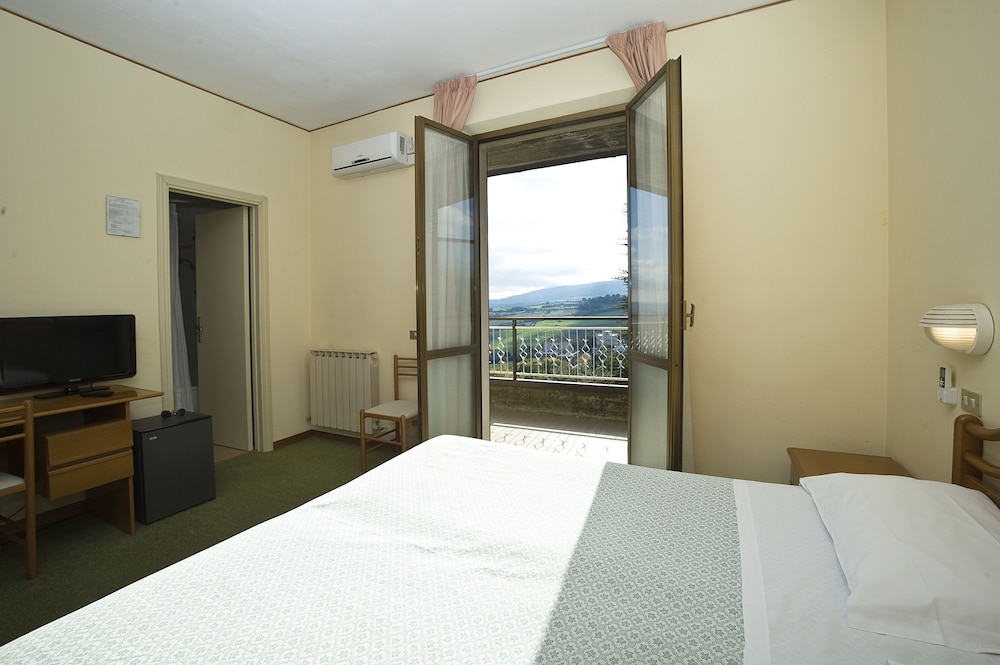 Basic Double Room, Balcony, Valley View - Photo 4
