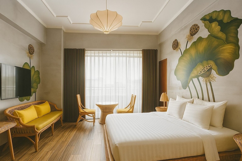 Deluxe Room, City View - Photo 5