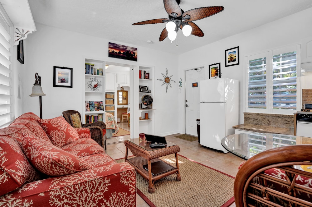 Sunsets One-bedroom Cottage