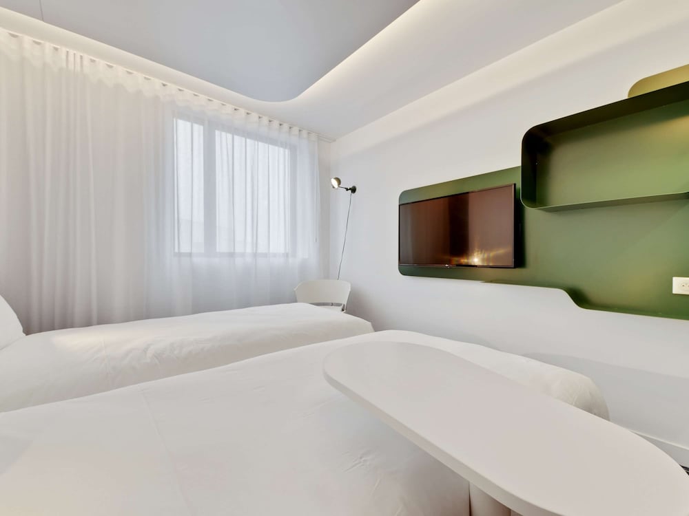 Standard Room, 2 Twin Beds - Photo 2
