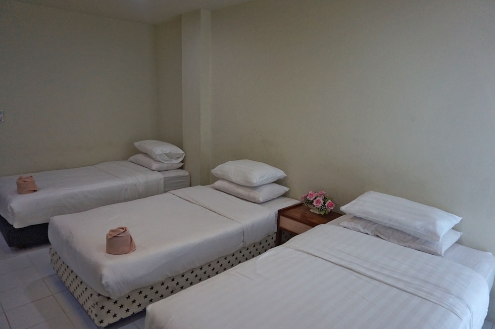 Standard Triple Room photo 2