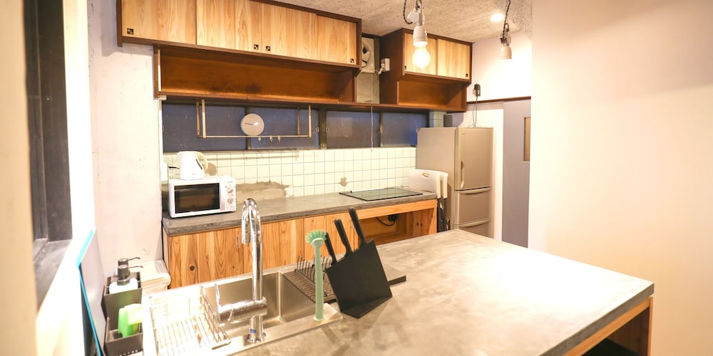 Standard Twin Room - Photo 2