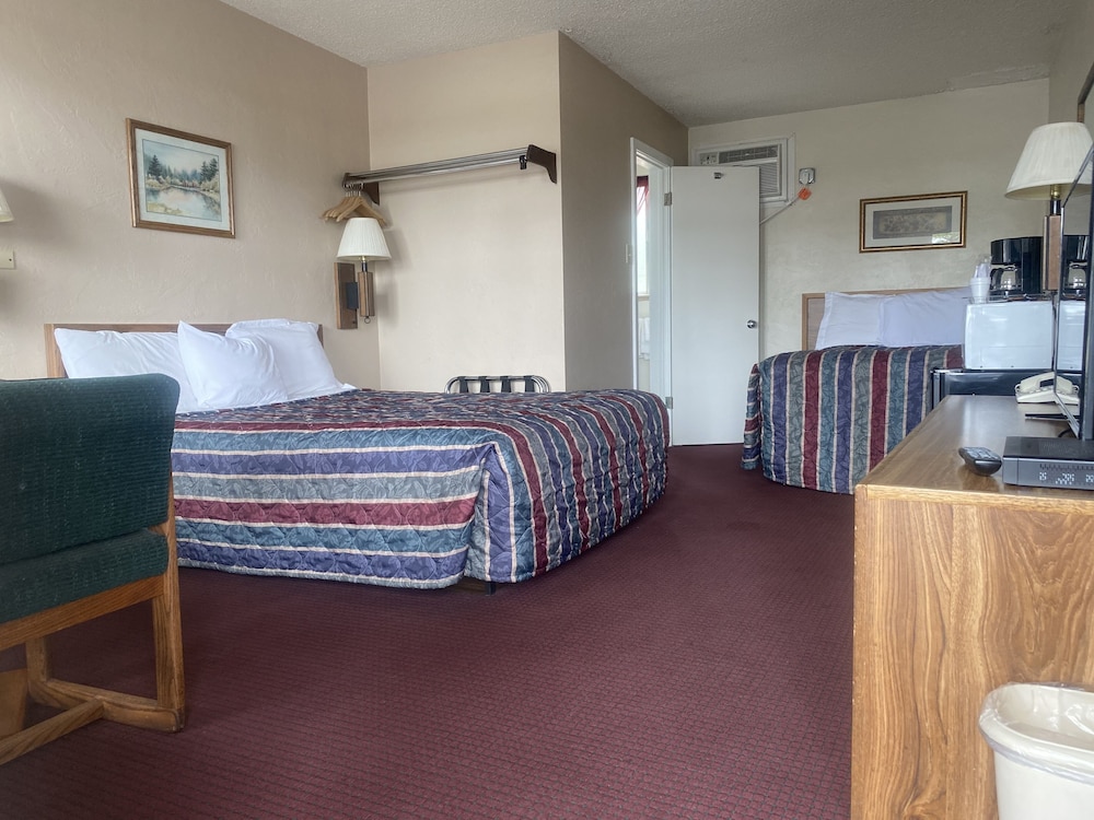Standard Double Room, Refrigerator & Microwave photo 2