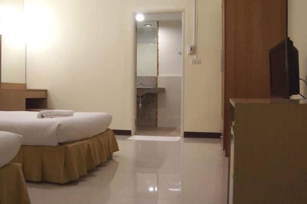Standard Twin Room, 2 Twin Beds photo 2