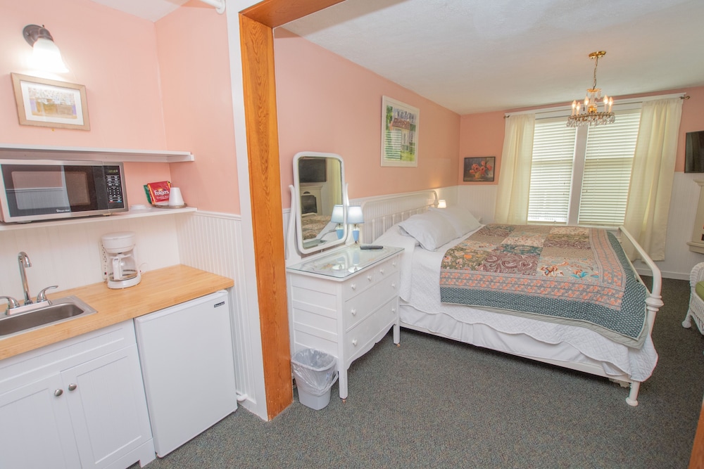 Superior Room, 1 King Bed, Fireplace