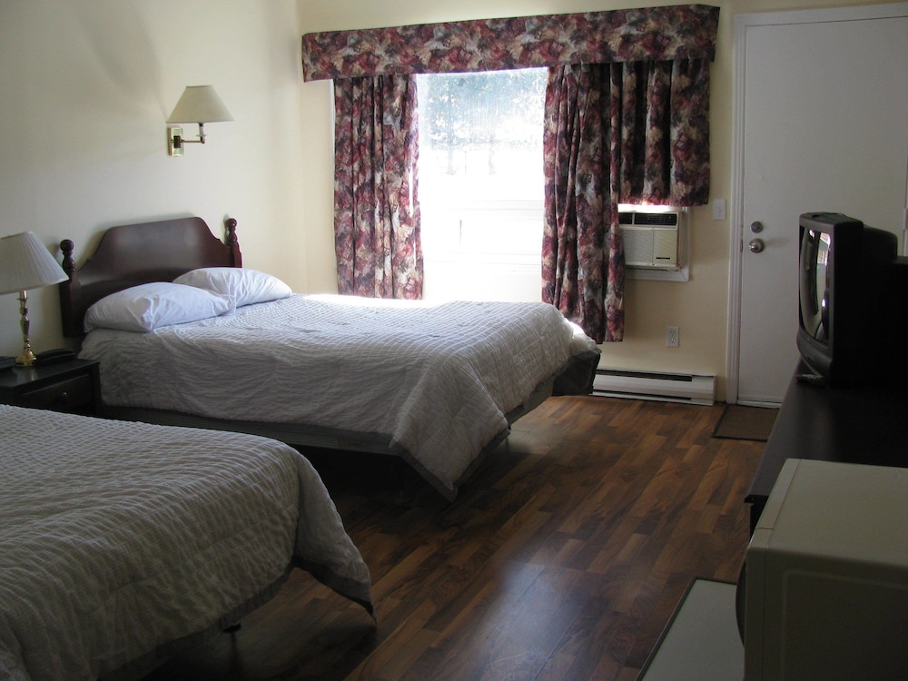 Standard Room, 2 Double Beds photo 2