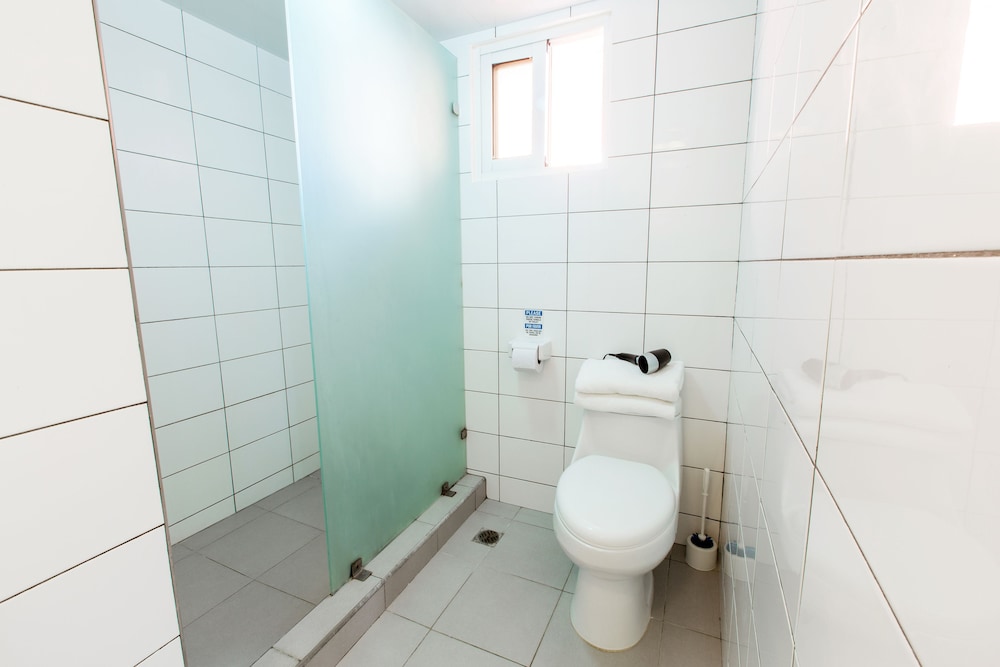 Deluxe Studio, Multiple Beds, Garden View photo 3