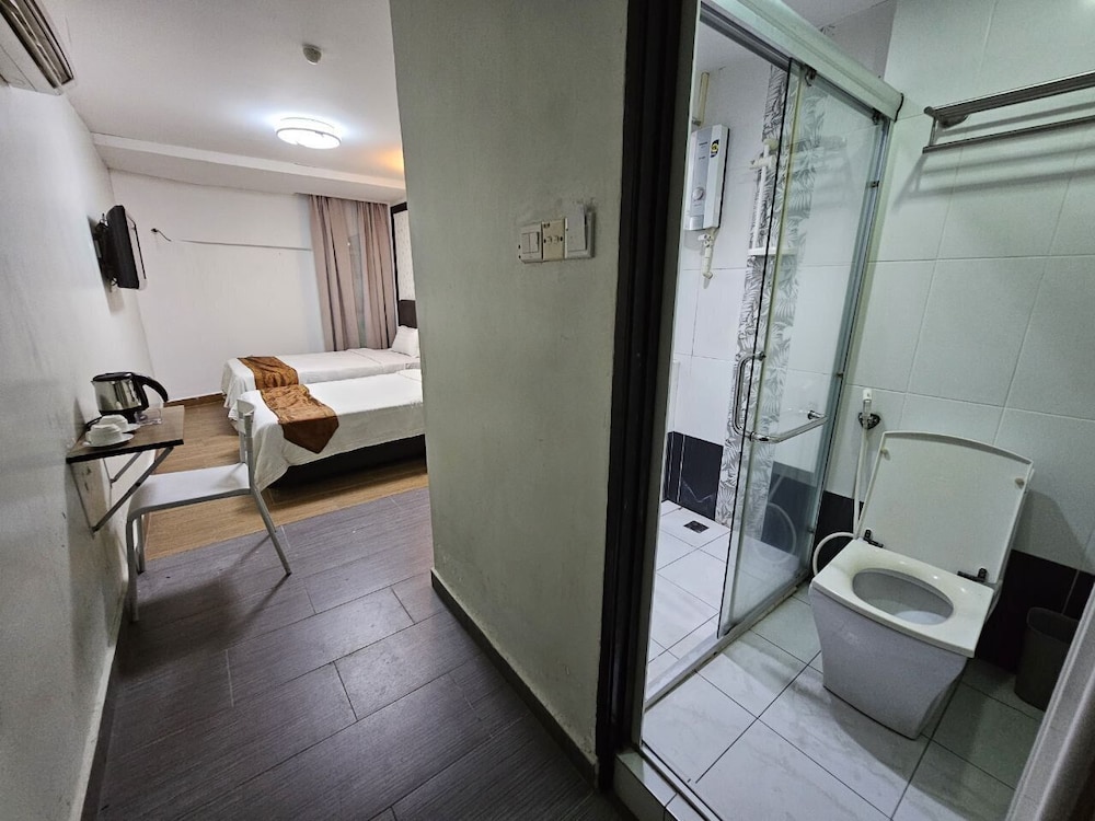 Standard Twin Room - Photo 4