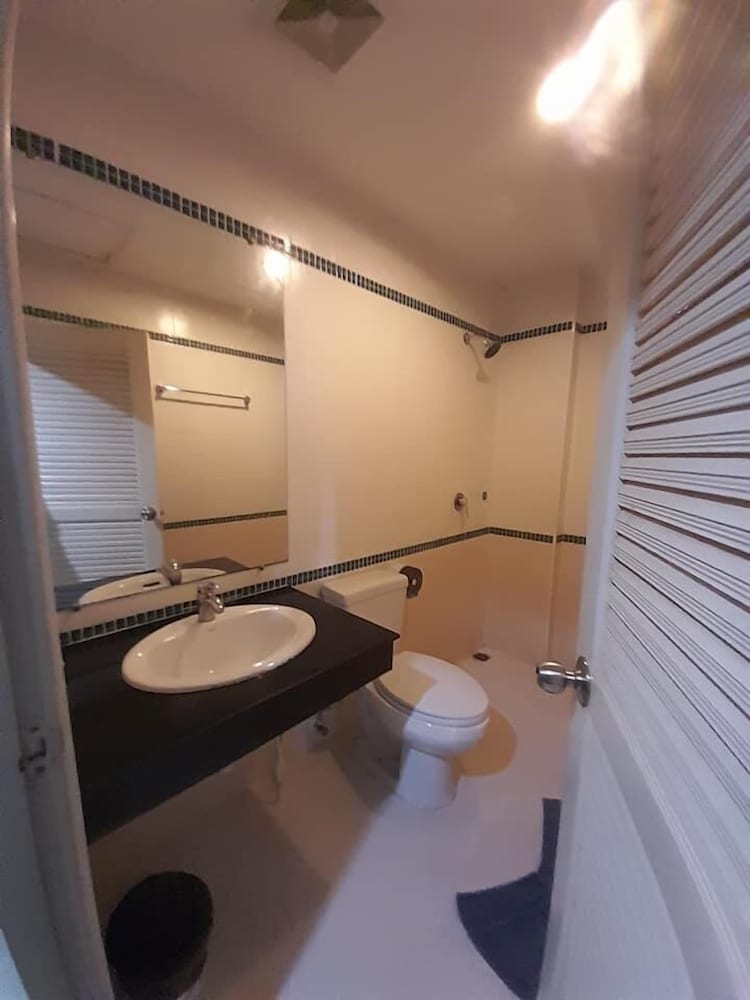 Standard Double Room - Photo 16