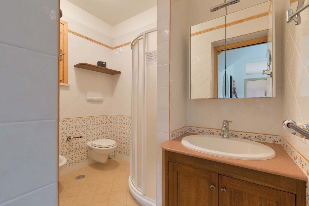 Standard Apartment, 2 Bedrooms, Ground Floor photo 3