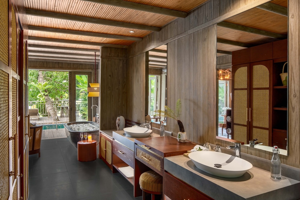 Riverfront Pool Villa - Photo 3