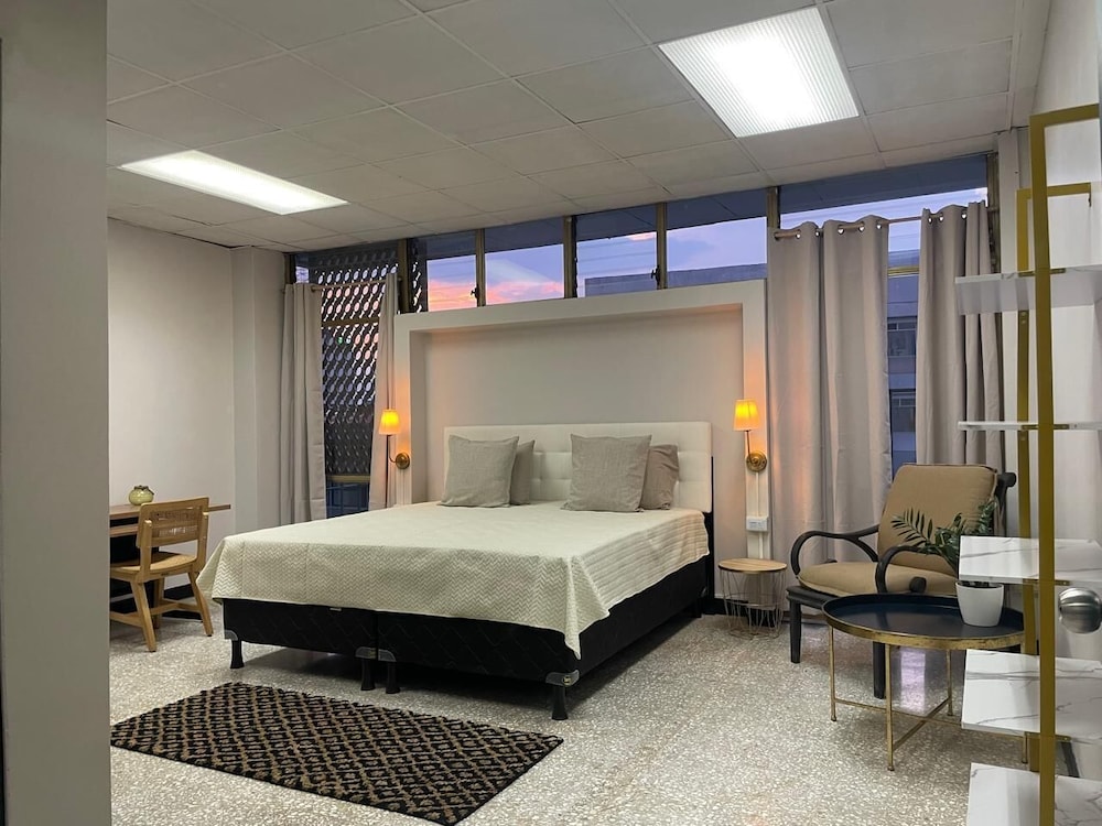 Deluxe Room, City View