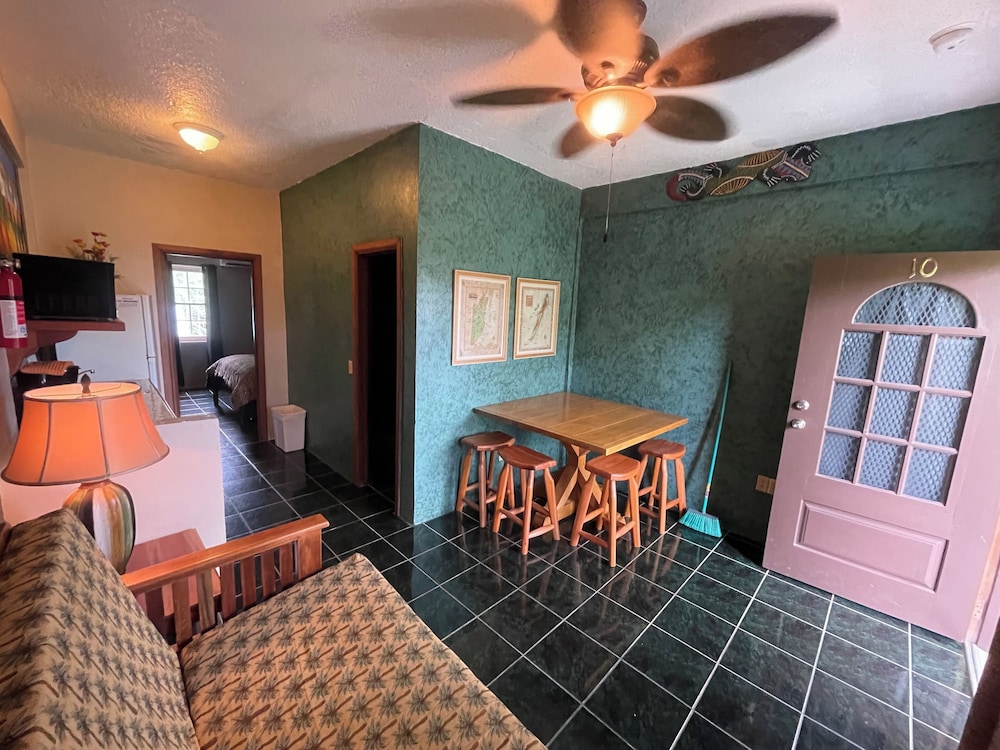 Belize Master Suite