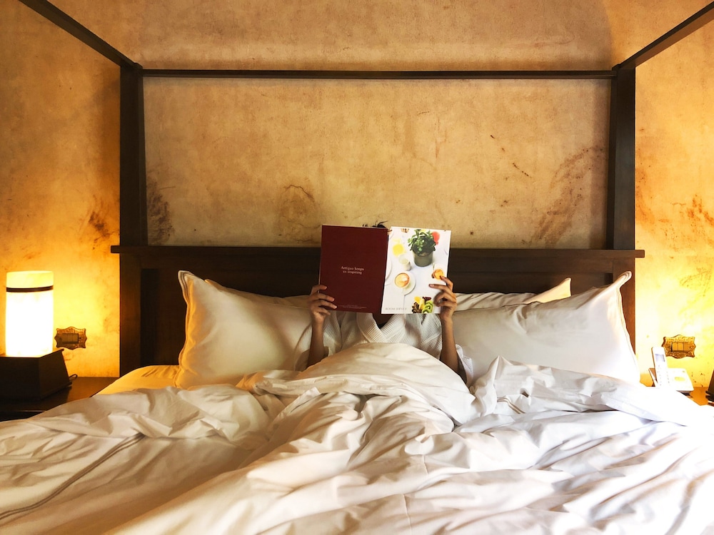 Superior 1 King Bed