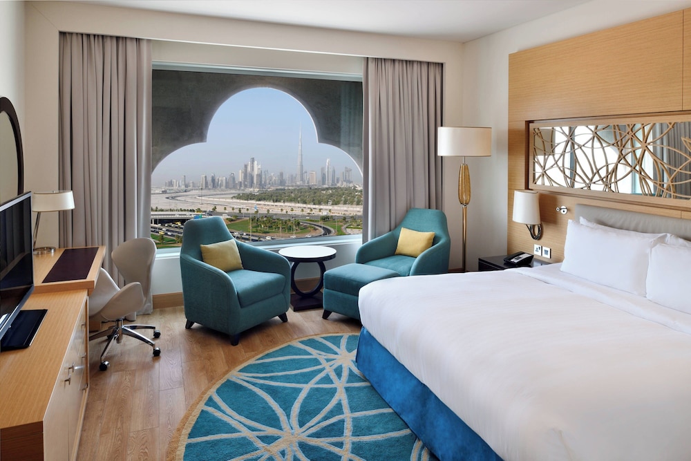 Family Room (Free bus to DWTC, Dubai Mall, Beach)