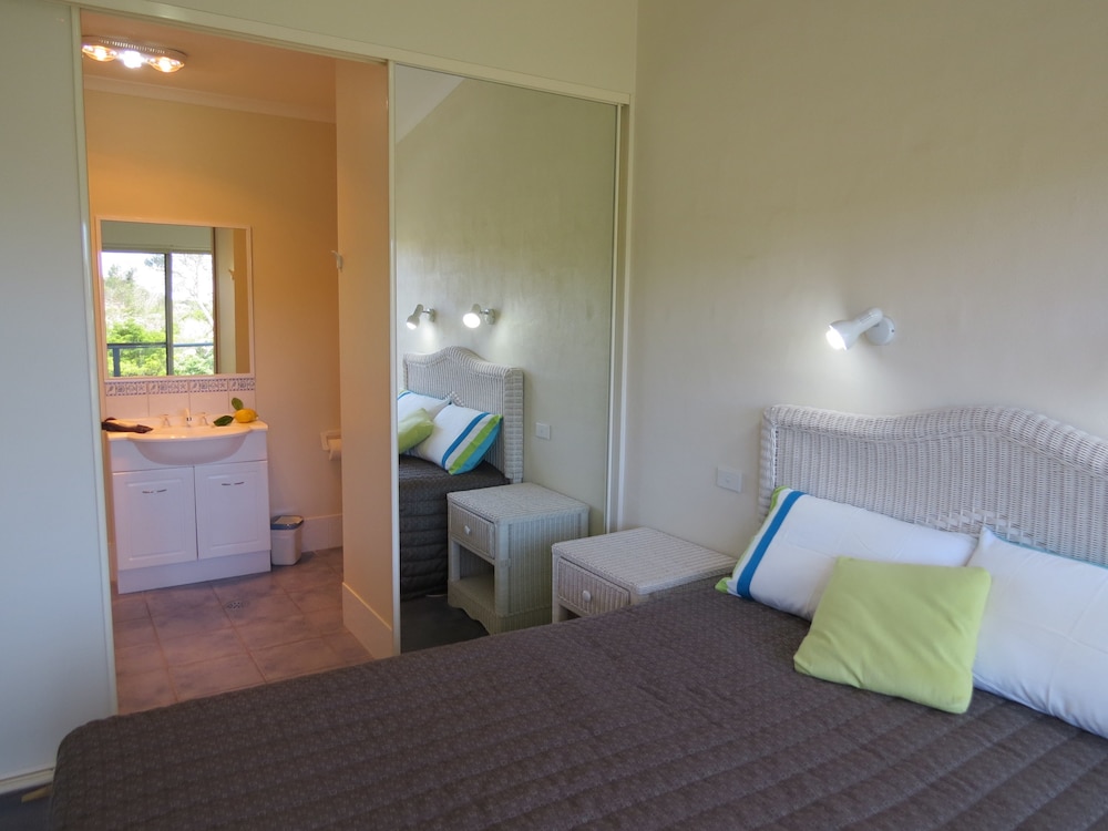 Luxury Apartment, Multiple Bedrooms, Non Smoking, Kitchen (3BR Luxury - SPA) photo 2