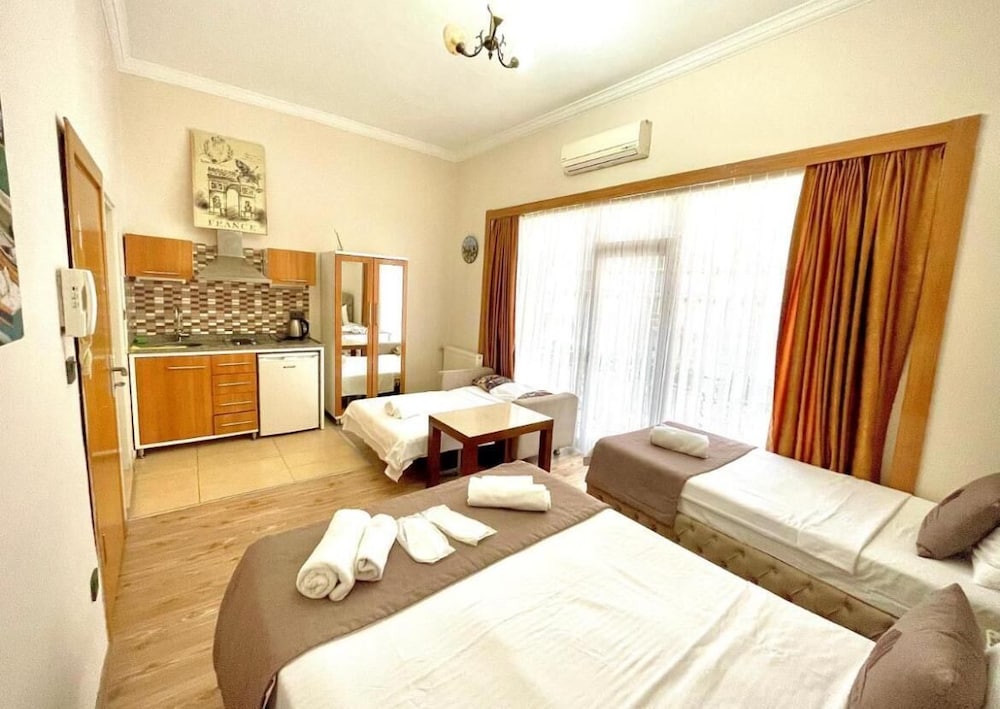 Classic Quadruple Room photo 1