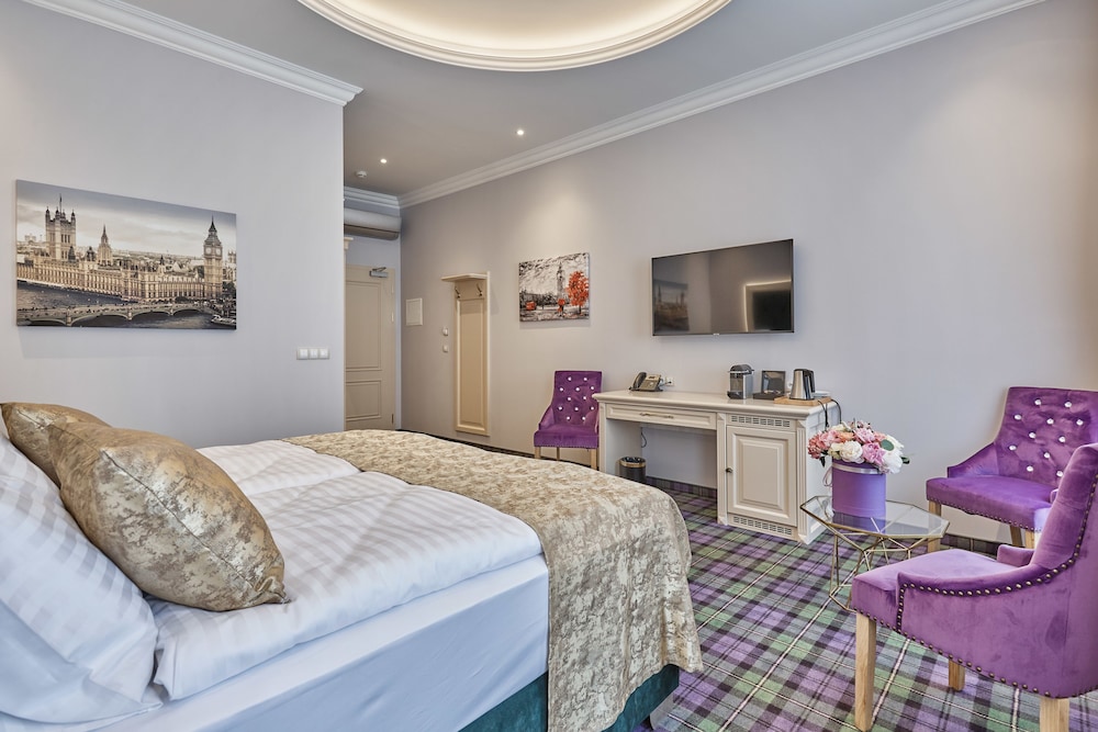 Luxury Double Room, 1 King Bed, River View photo 3