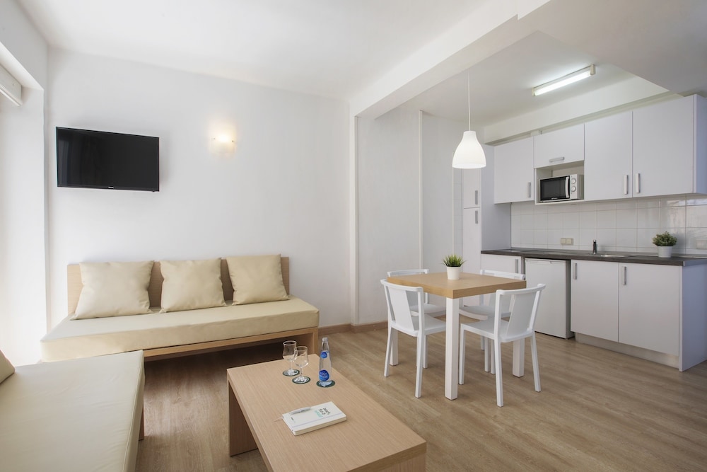 Apartment, 1 Bedroom, Balcony (Double) - Photo 4