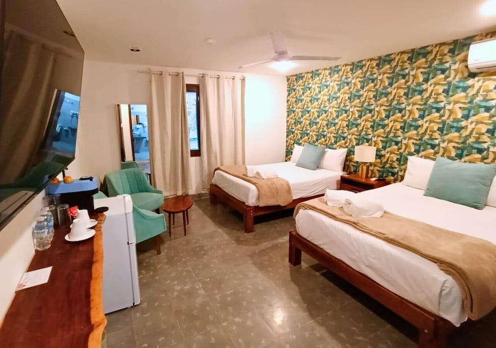 Luxury Room, 2 Queen Beds