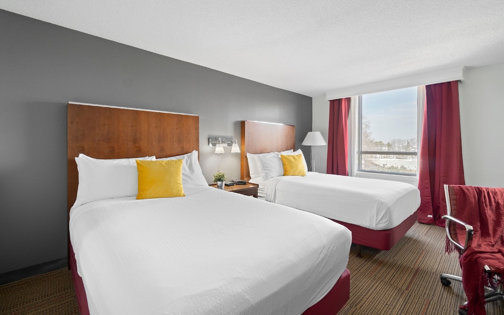 Standard Room, 2 Double Beds - Photo 1