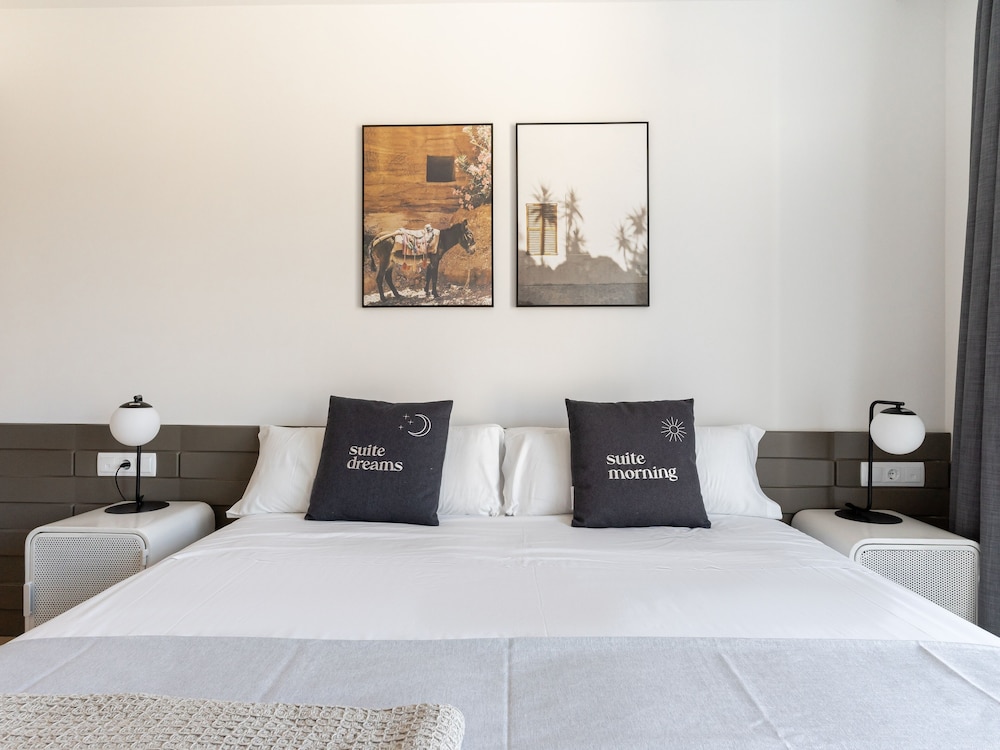 One-Bedroom Apartment with Balcony photo 3