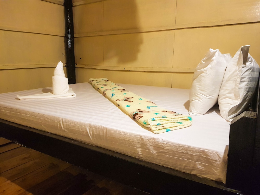 Standard Double Room, 1 King Bed, Garden View photo 3