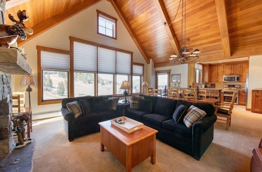 Condo, 3 Bedrooms
