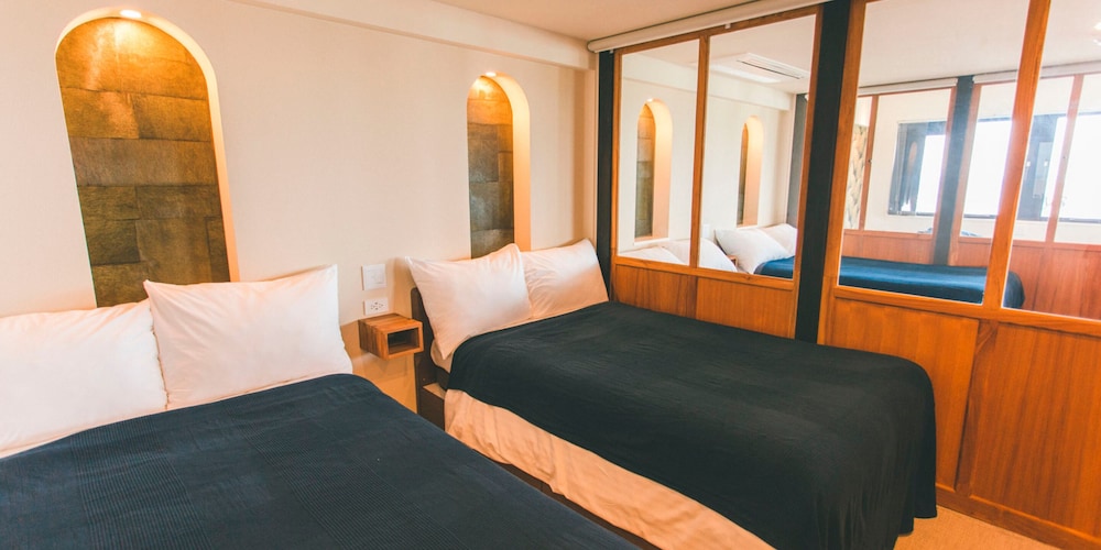 Executive Condo, 3 Bedrooms, Non Smoking photo 3