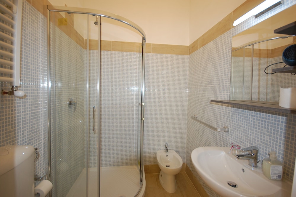 Classic Triple Room, Private Bathroom