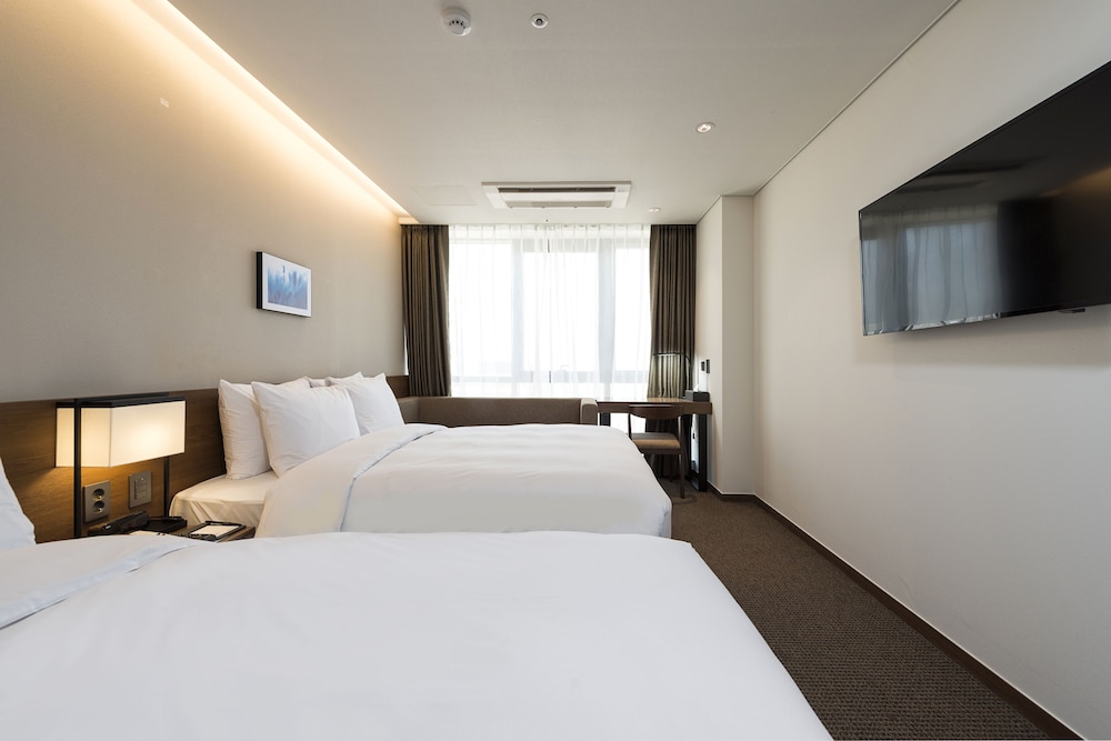 Family Room, Multiple Beds, Non Smoking photo 3