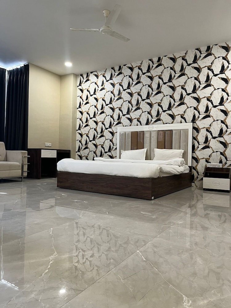 Superior Room - Photo 1