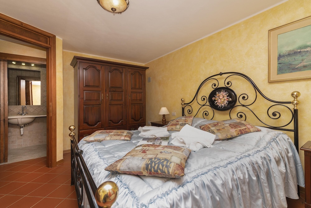 Family Apartment, Multiple Bedrooms, Mountainside (Appartamento Pesca shared pool)