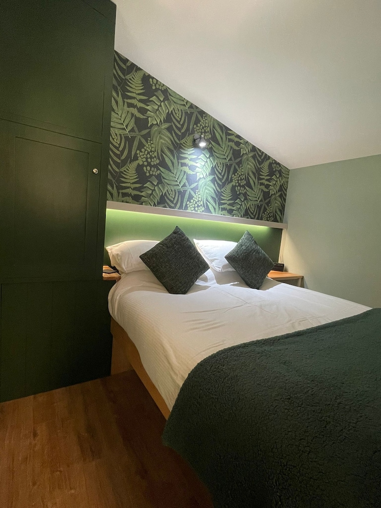 Deluxe Room, Private Bathroom (Hut 2-New for August 2024) photo 2