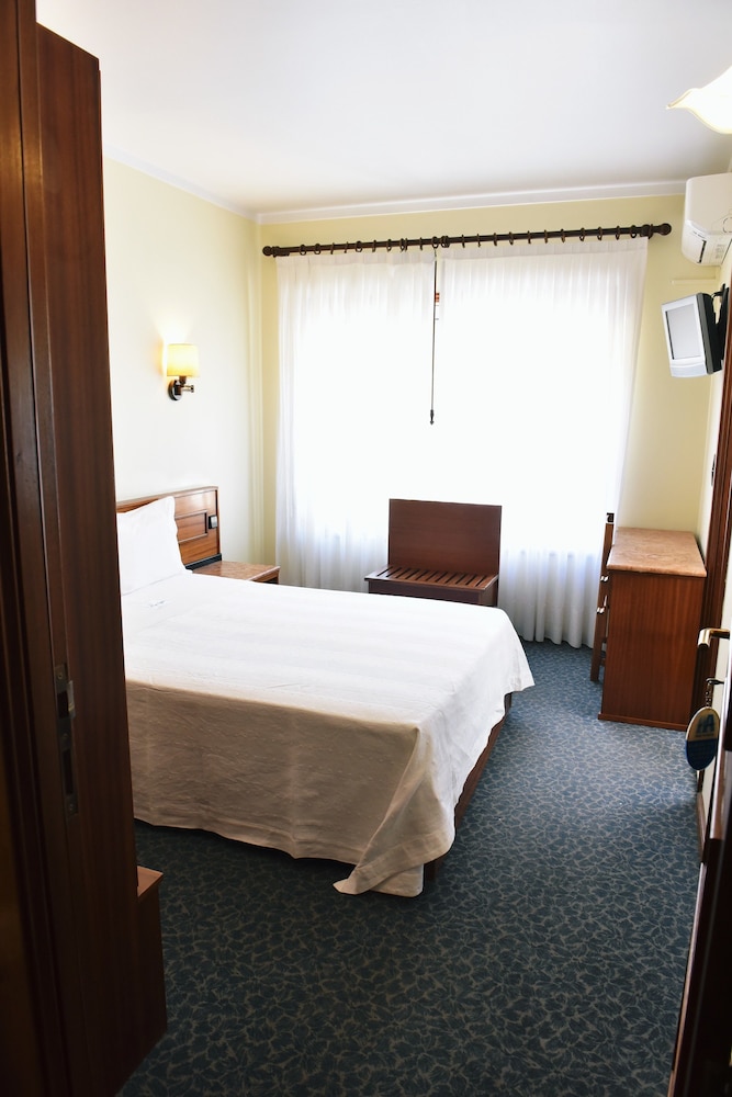 Basic Double Room photo 3