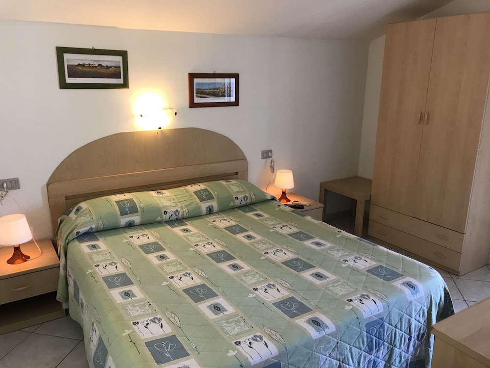 Standard Double Room photo 2