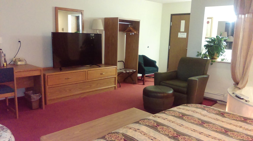 Room, 1 King Bed, Jetted Tub photo 2