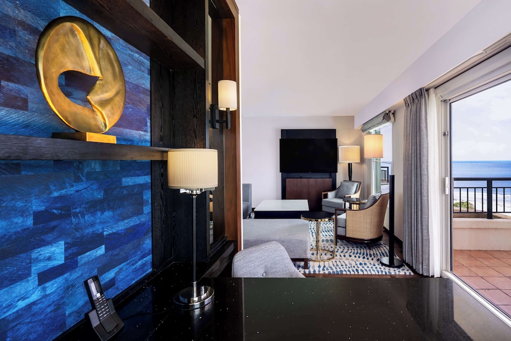 Premier King Executive with Lounge Access - Photo 4