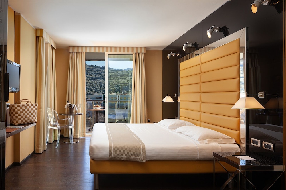 Executive Double or Twin Room, 1 Bedroom, Mountain View (Elegance)