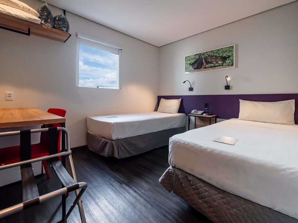 Standard Room, 2 Twin Beds - Photo 9