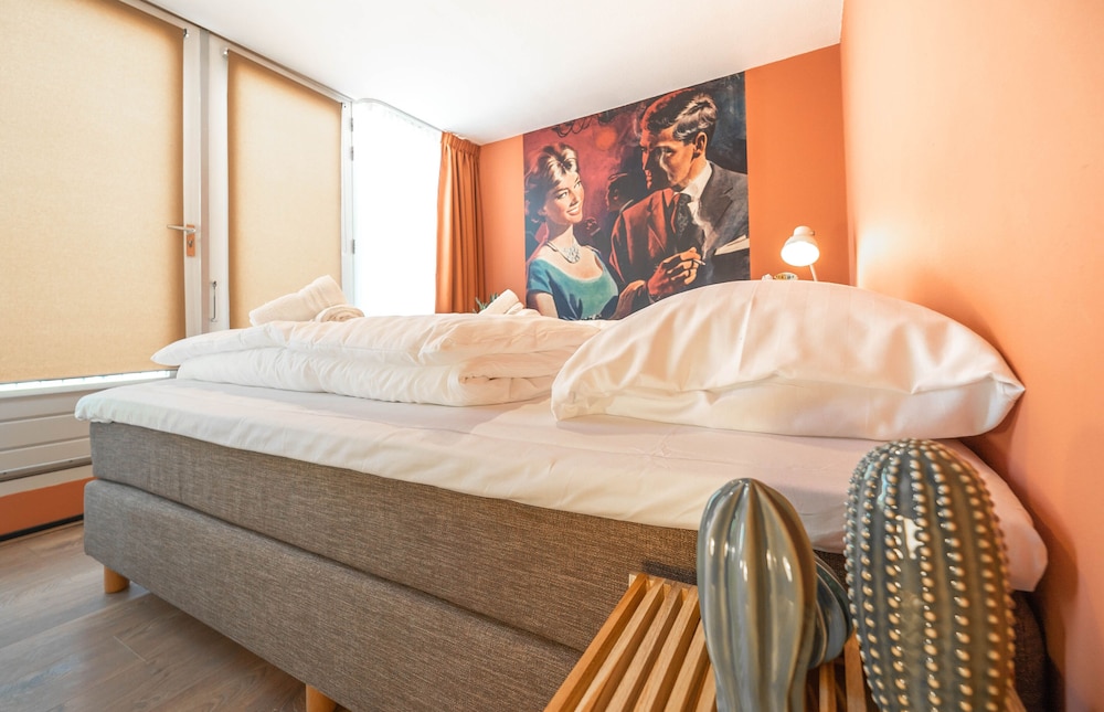 Economy Double Room (303 Church View) photo 3