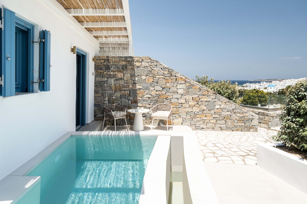 Deluxe Suite with Private Pool & Sea View photo 3