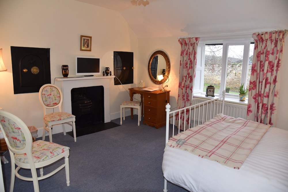 Classic Double Room, Ensuite, Garden View (Charlotte)