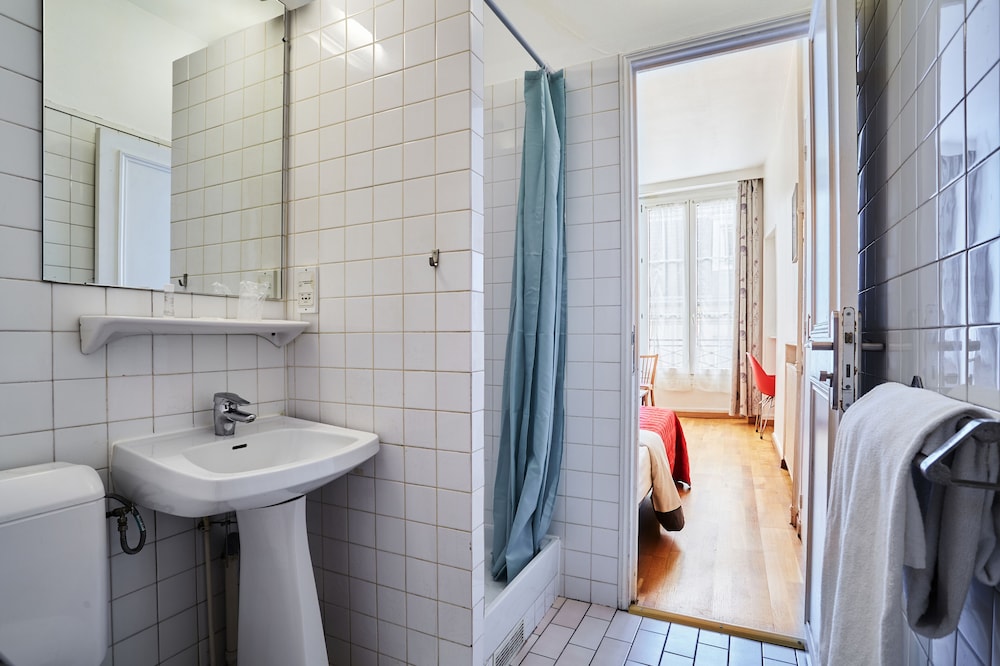Single Room, Private Bathroom