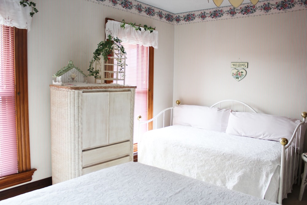 Miss Alicia's Room photo 2