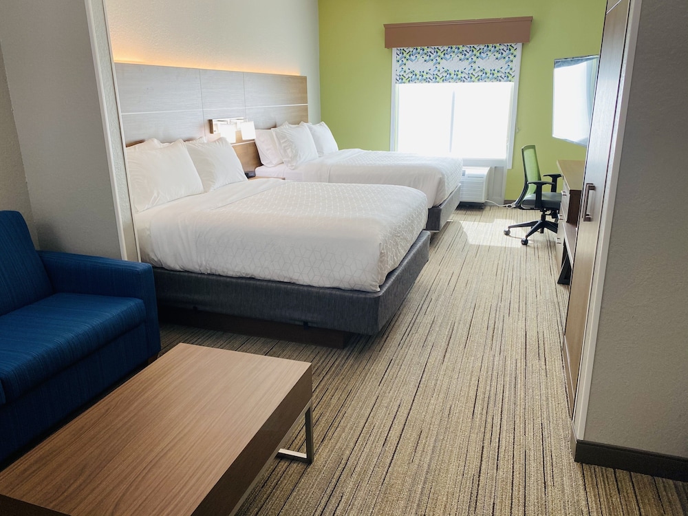 Suite, Multiple Beds - Photo 1