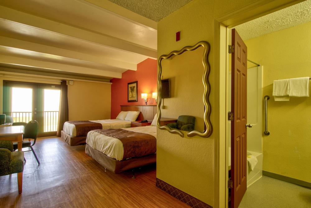 Deluxe Room, 2 Queen Beds photo 3