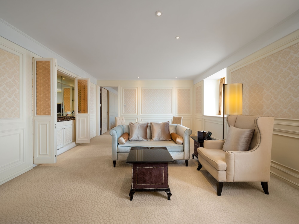 Executive Suite photo 2