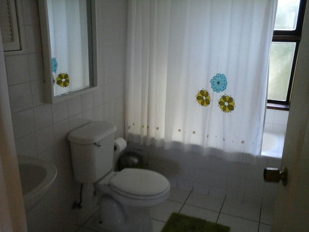 House, 4 Bedrooms, Non Smoking photo 3