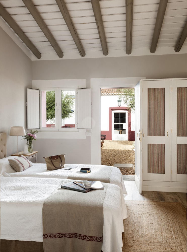 Basic Twin Room